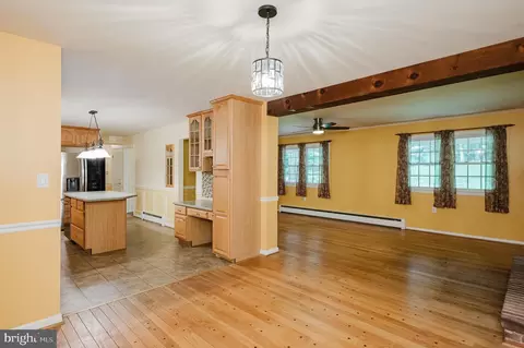 Living - 2006 Pleasantwood Rd, Fallston, MD 21047 photo 5 of 14