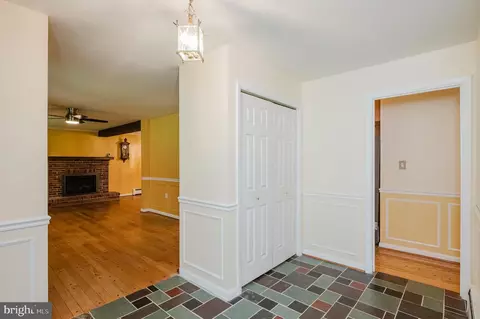 Entry Way - 2006 Pleasantwood Rd, Fallston, MD 21047 photo 2 of 9