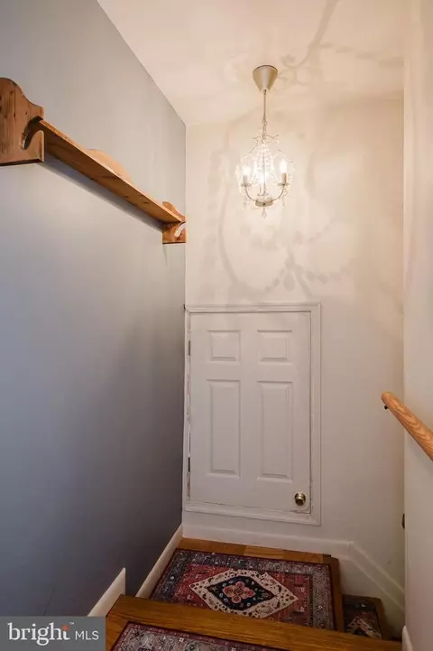 Entry Way - 2006 Pleasantwood Rd, Fallston, MD 21047 photo 5 of 9