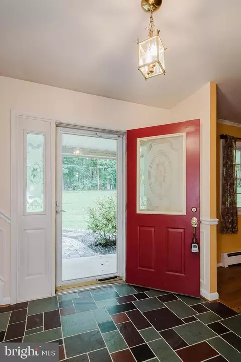 Entry Way - 2006 Pleasantwood Rd, Fallston, MD 21047 photo 1 of 9