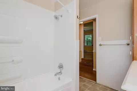 Bath - 2006 Pleasantwood Rd, Fallston, MD 21047 photo 3 of 7