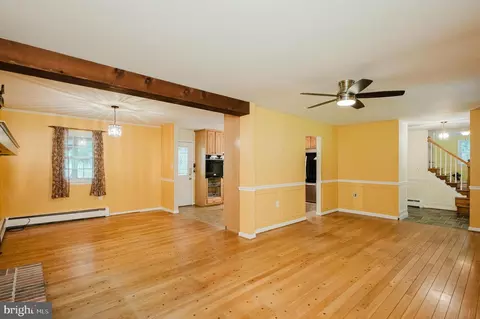 Living - 2006 Pleasantwood Rd, Fallston, MD 21047 photo 2 of 14