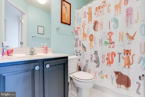 Bath - 611 Berwick Ct, Abingdon, MD 21009 photo 2 of 6
