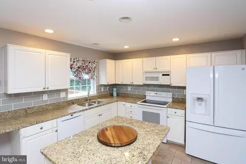 Kitchen - 367 Enfield Rd, Joppa, MD 21085 photo 3 of 3