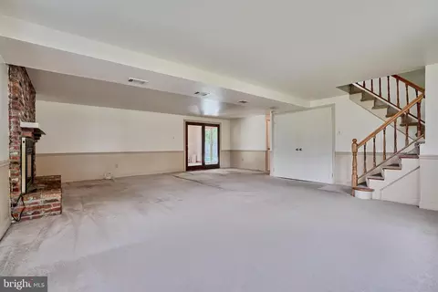 Living - 315 Blackburn Ct, Joppa, MD 21085 photo 4 of 7