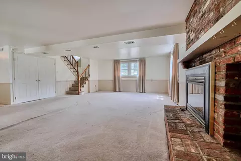 Living - 315 Blackburn Ct, Joppa, MD 21085 photo 6 of 7