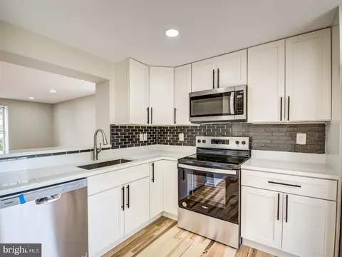 Kitchen - 1016 W Shore Dr, Edgewood, MD 21040 photo 3 of 5