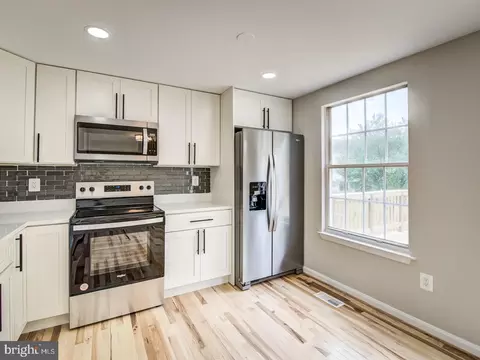 Kitchen - 1016 W Shore Dr, Edgewood, MD 21040 photo 5 of 5