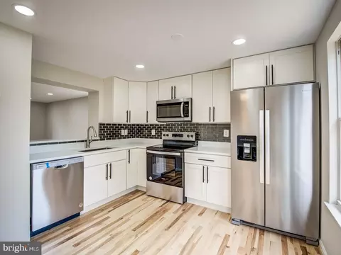 Kitchen - 1016 W Shore Dr, Edgewood, MD 21040 photo 2 of 5