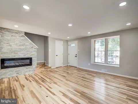 Living - 1016 W Shore Dr, Edgewood, MD 21040 photo 3 of 13