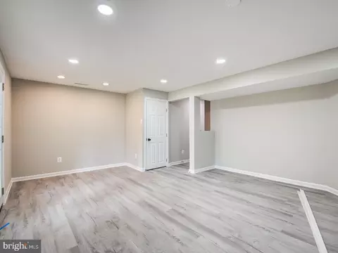 Living - 1016 W Shore Dr, Edgewood, MD 21040 photo 10 of 13