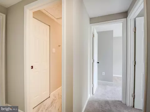 Entry Way - 1016 W Shore Dr, Edgewood, MD 21040 photo 3 of 6