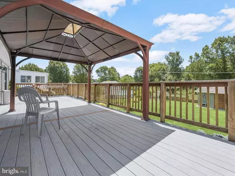 Exterior - 734 Shore Dr, Joppa, MD 21085 photo 5 of 17
