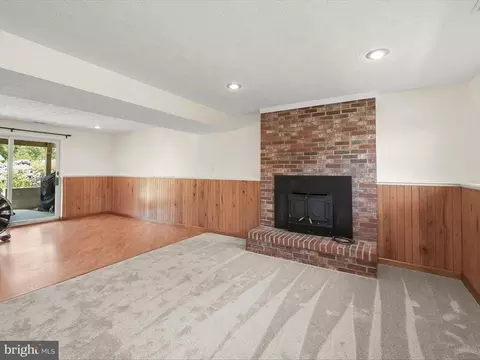 Living - 734 Shore Dr, Joppa, MD 21085 photo 8 of 10