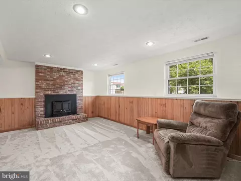 Living - 734 Shore Dr, Joppa, MD 21085 photo 6 of 10