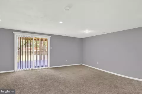 Living - 2731 Beckon Dr, Edgewood, MD 21040 photo 3 of 3