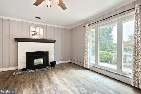 Living - 1511 Ryan Rd, Fallston, MD 21047 photo 2 of 3