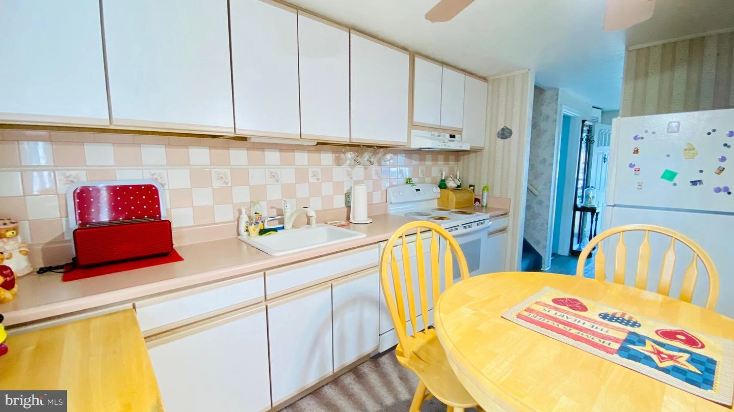 Kitchen - 520 Shore Dr, Joppa, MD 21085 photo 1 of 1