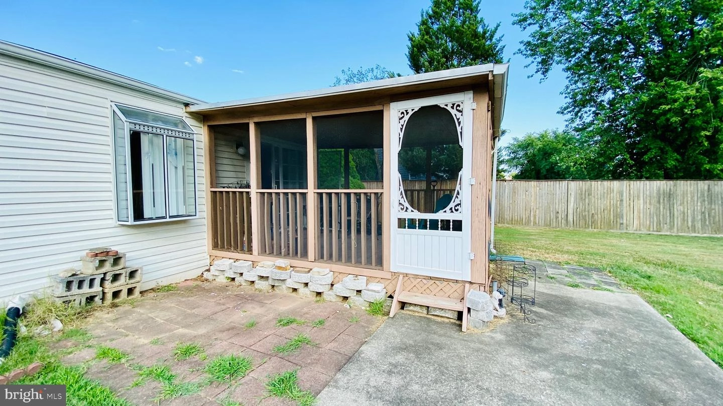 Exterior - 520 Shore Dr, Joppa, MD 21085 photo 1 of 2