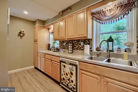 Kitchen - 503 Erickson Ct, Joppa, MD 21085 photo 3 of 4