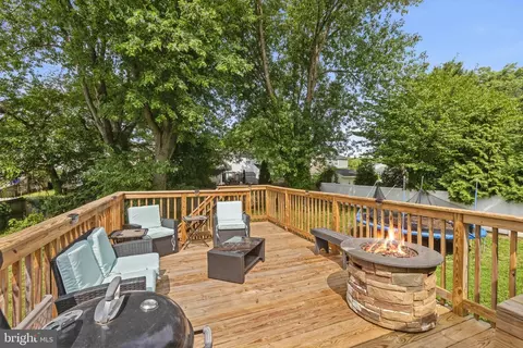 Exterior - 82 Neptune Dr, Joppa, MD 21085 photo 2 of 2