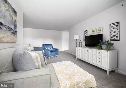 Living - 3512 Thomas Pointe Ct #2C, Abingdon, MD 21009 photo 4 of 4