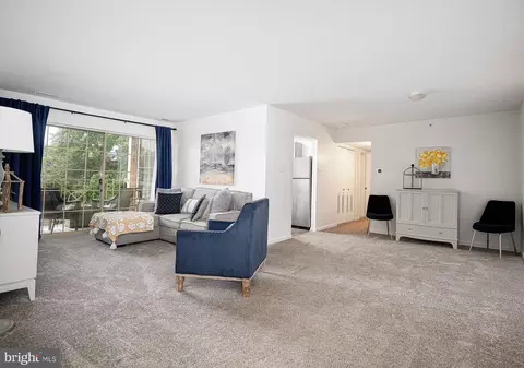 Living - 3512 Thomas Pointe Ct #2C, Abingdon, MD 21009 photo 2 of 4