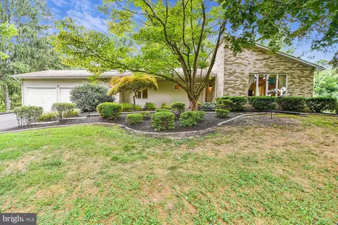 2813 College View Dr, Churchville, MD 21028