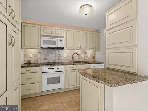 Kitchen - 308 Springdale Ct, Joppa, MD 21085 photo 6 of 7