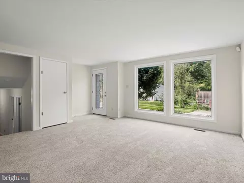 Living - 308 Springdale Ct, Joppa, MD 21085 photo 4 of 10