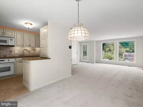 Living - 308 Springdale Ct, Joppa, MD 21085 photo 9 of 10