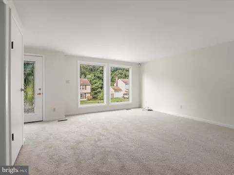 Living - 308 Springdale Ct, Joppa, MD 21085 photo 3 of 10