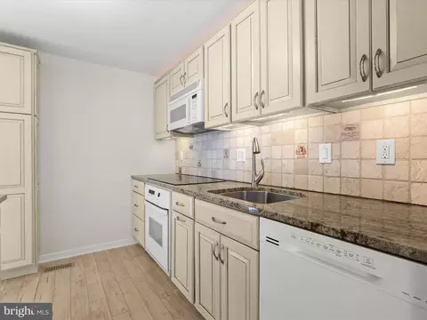Kitchen - 308 Springdale Ct, Joppa, MD 21085 photo 2 of 7
