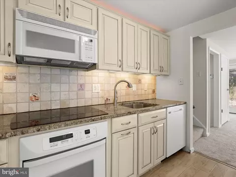 Kitchen - 308 Springdale Ct, Joppa, MD 21085 photo 5 of 7