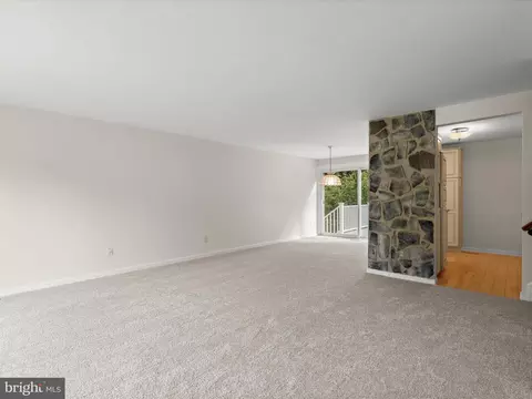 Living - 308 Springdale Ct, Joppa, MD 21085 photo 7 of 10