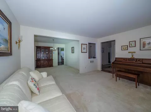 Living - 2104 Rosante Ct, Fallston, MD 21047 photo 2 of 10