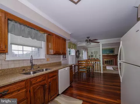 Kitchen - 2104 Rosante Ct, Fallston, MD 21047 photo 2 of 2
