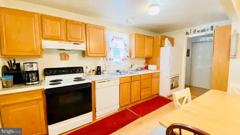 Entry Way - 423 Trimble Rd, Joppa, MD 21085 photo 1 of 3