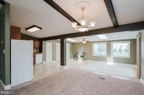 Living - 59 Neptune Dr, Joppa, MD 21085 photo 5 of 14