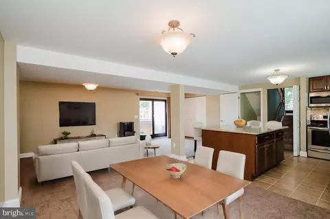 Living - 59 Neptune Dr, Joppa, MD 21085 photo 12 of 14