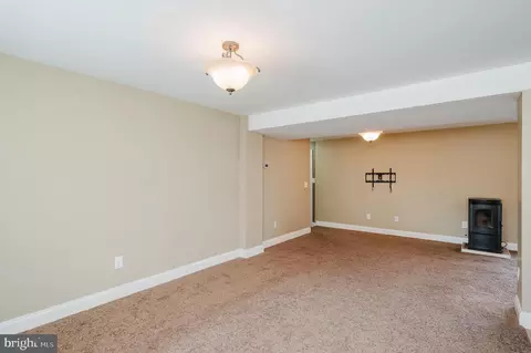 Living - 59 Neptune Dr, Joppa, MD 21085 photo 11 of 14