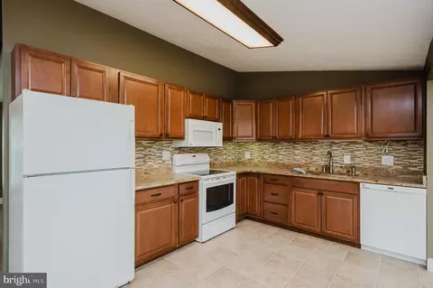 Kitchen - 59 Neptune Dr, Joppa, MD 21085 photo 1 of 3
