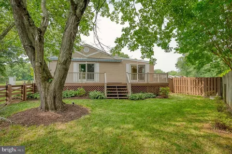 Exterior - 59 Neptune Dr, Joppa, MD 21085 photo 5 of 22