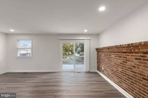Living - 655 Shore Dr, Joppa, MD 21085 photo 5 of 7