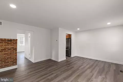 Living - 655 Shore Dr, Joppa, MD 21085 photo 6 of 7