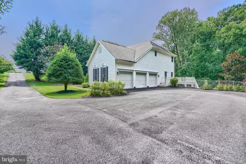 Exterior - 1900 Coachman Ct, Fallston, MD 21047 photo 19 of 23