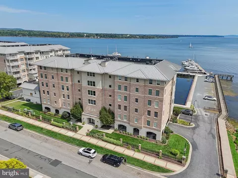 605 Concord St #3C, Havre De Grace, MD 21078