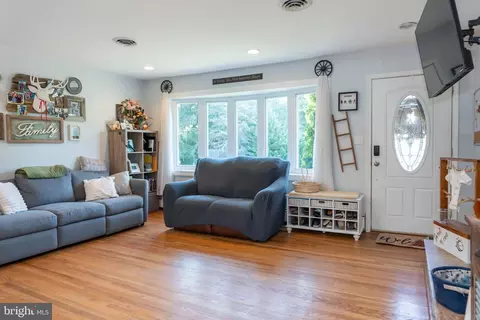 1324 Murgatroyd Rd, Fallston, MD 21047 photo 6