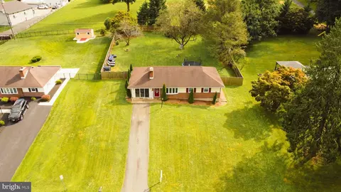 1324 Murgatroyd Rd, Fallston, MD 21047 photo 3