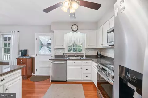 Kitchen - 3205 Tally Ho Pl, Fallston, MD 21047 photo 4 of 5